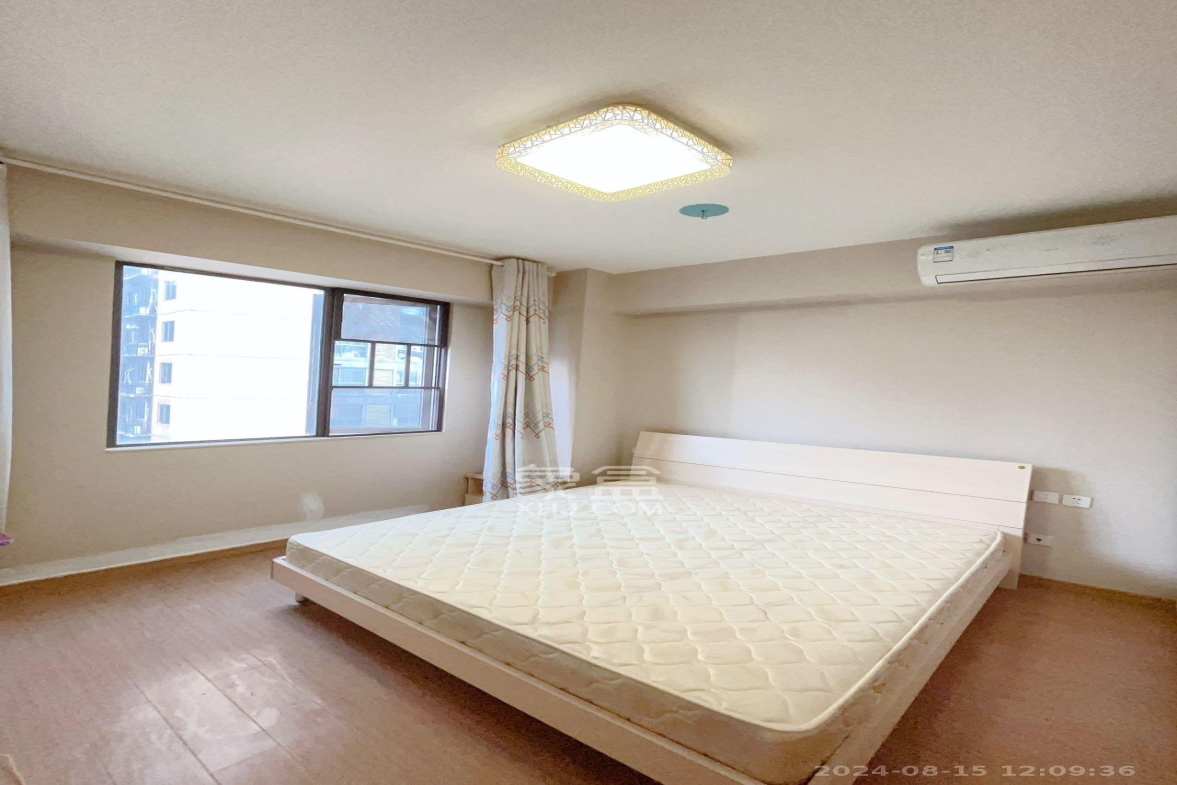 麓谷小镇  1室2厅1卫    2000.0元/月室内图