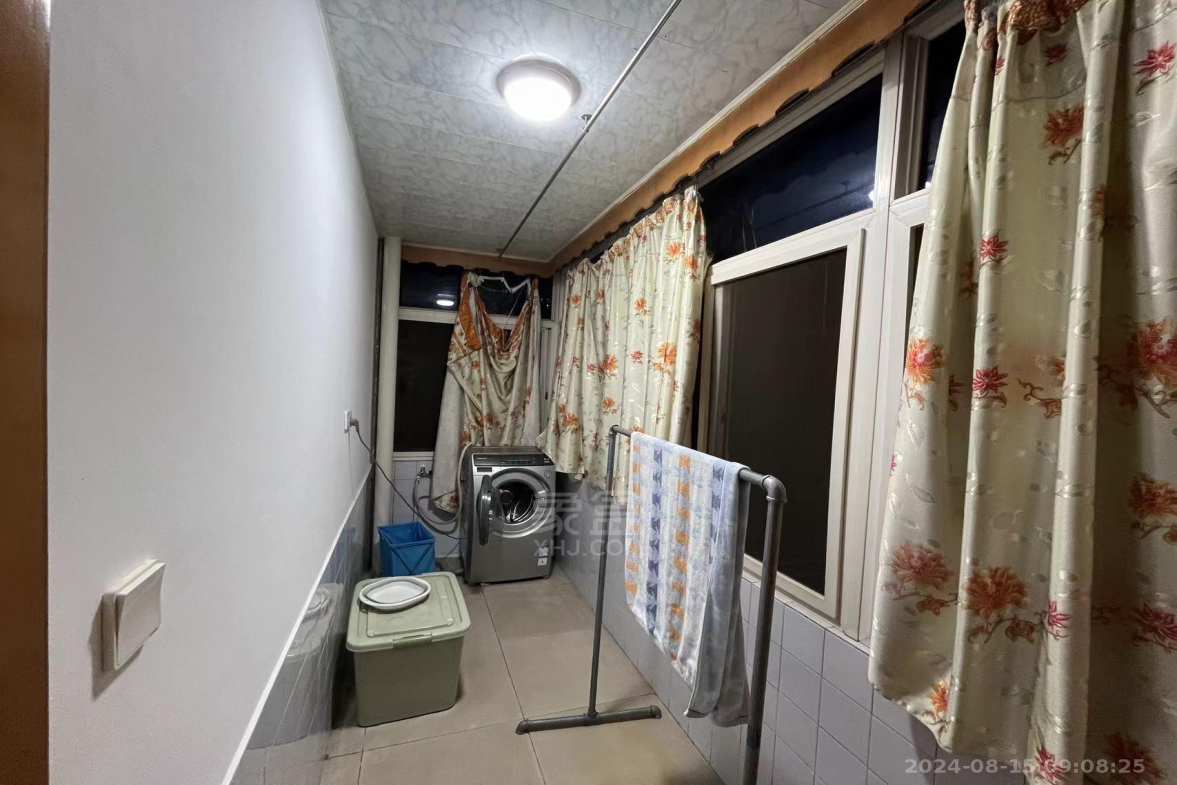 汇达花园 3室2厅2卫 1300.0元/月 汇达花园 3室2厅2卫 1300.0元/月室内图