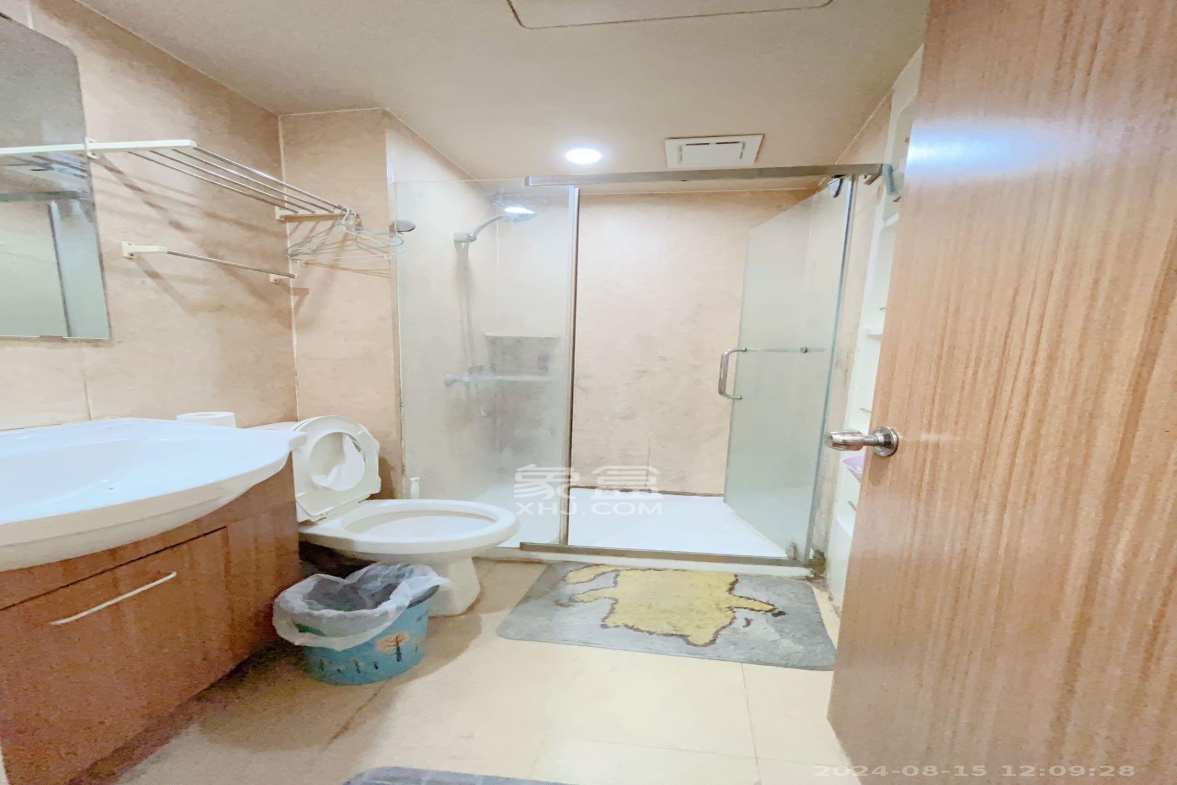麓谷小镇  1室2厅1卫    2000.0元/月室内图1