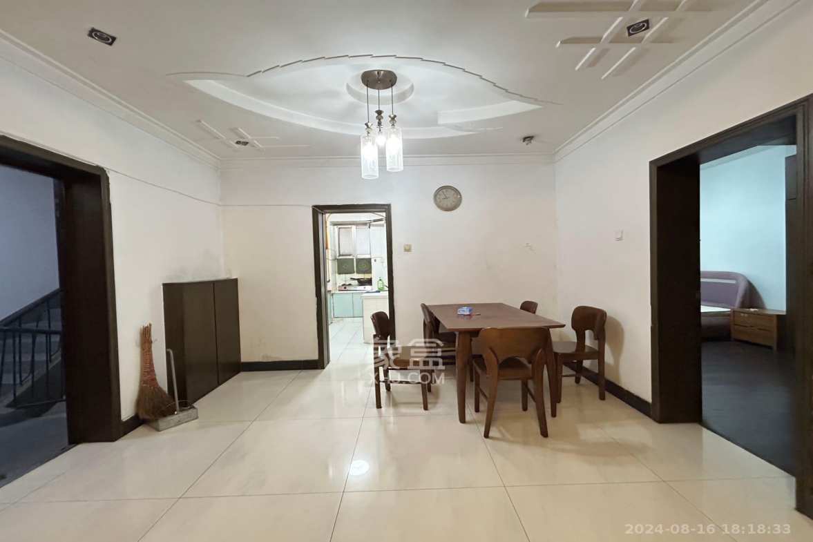 警备区西院  3室1厅1卫    2500.0元/月室内图