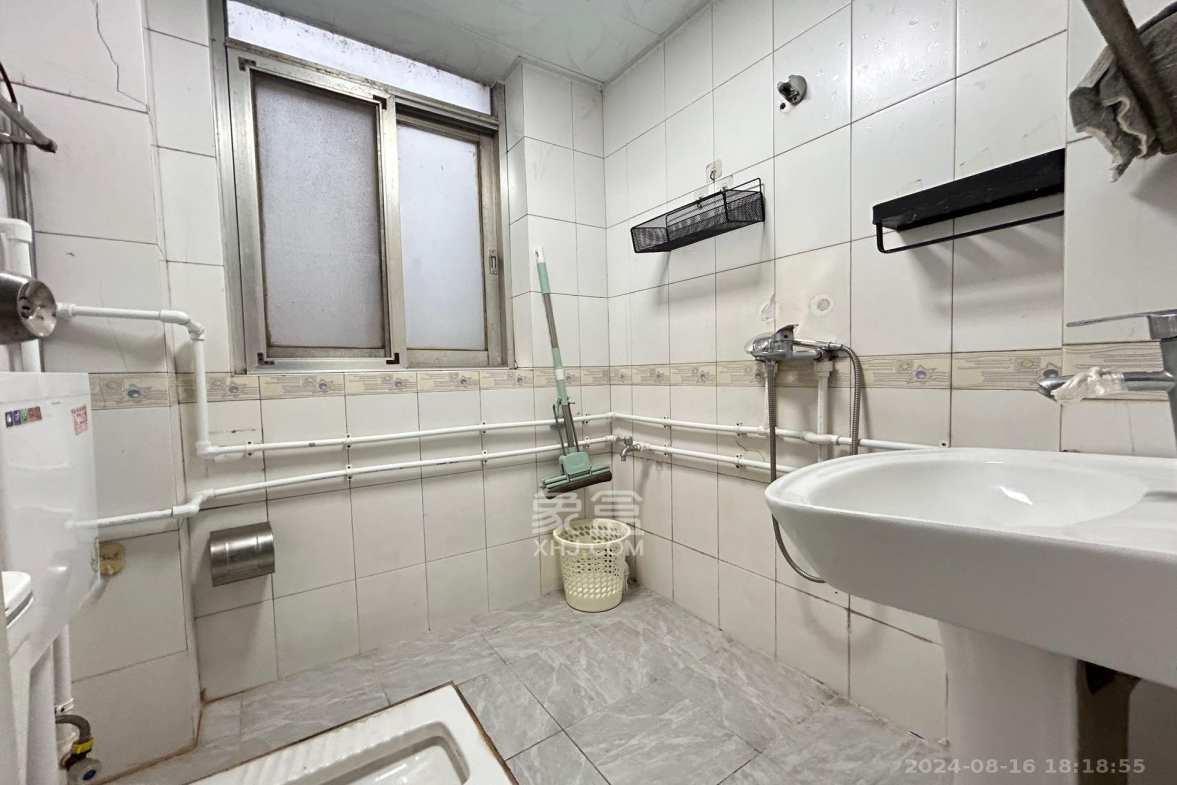 警备区西院  3室1厅1卫    2500.0元/月室内图