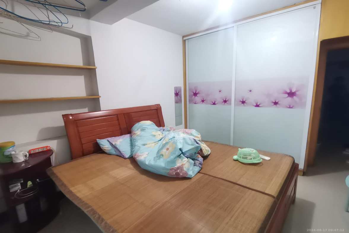 桂花二村  1室1厅1卫   1100.00元/月室内图