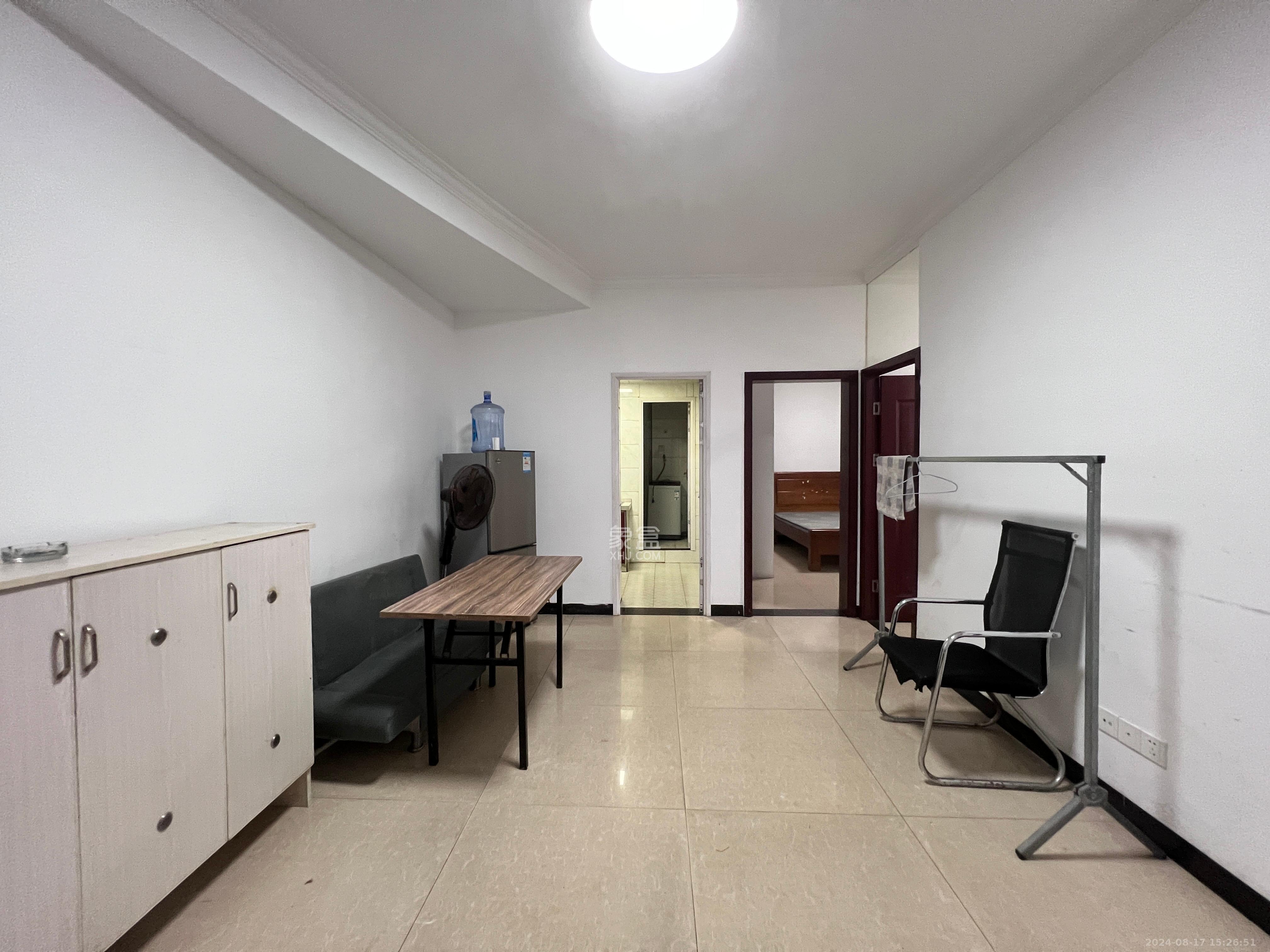 大桥四区  3室2厅1卫    1700.0元/月