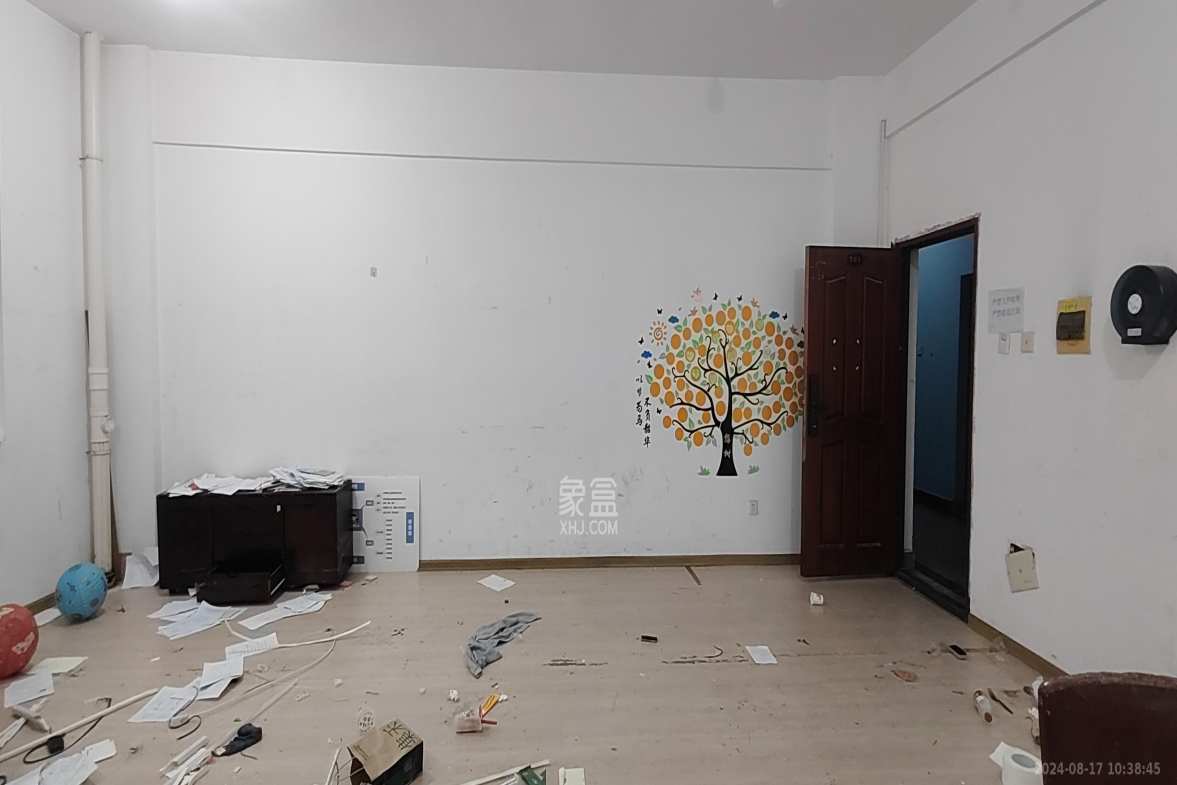 鸿铭中心  1室0厅0卫   2000.00元/月室内图1
