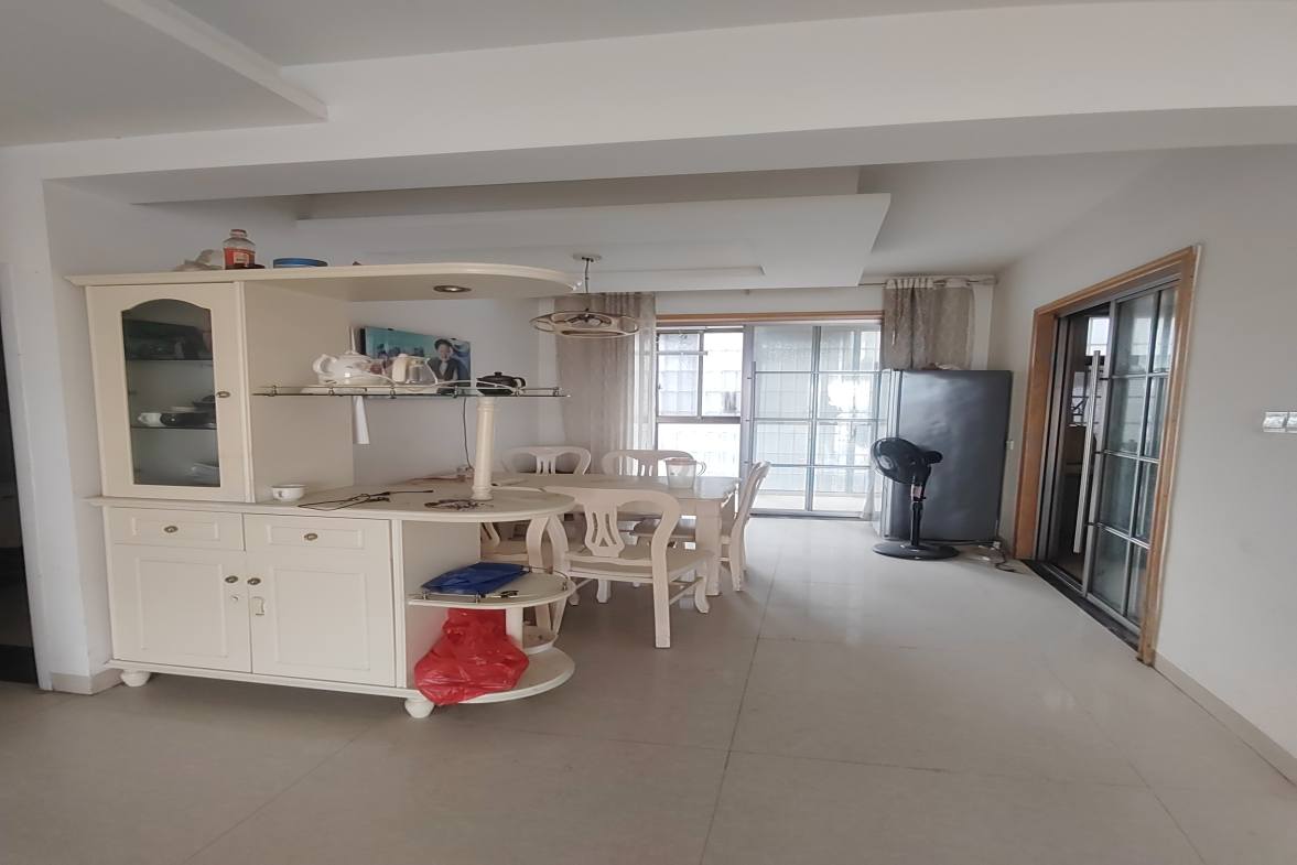 南风苑  4室2厅2卫    2200.0元/月室内图