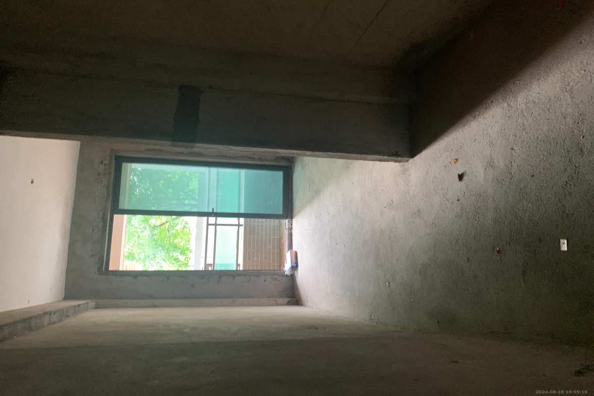 海伦春天  4室2厅2卫    2000.0元/月室内图1