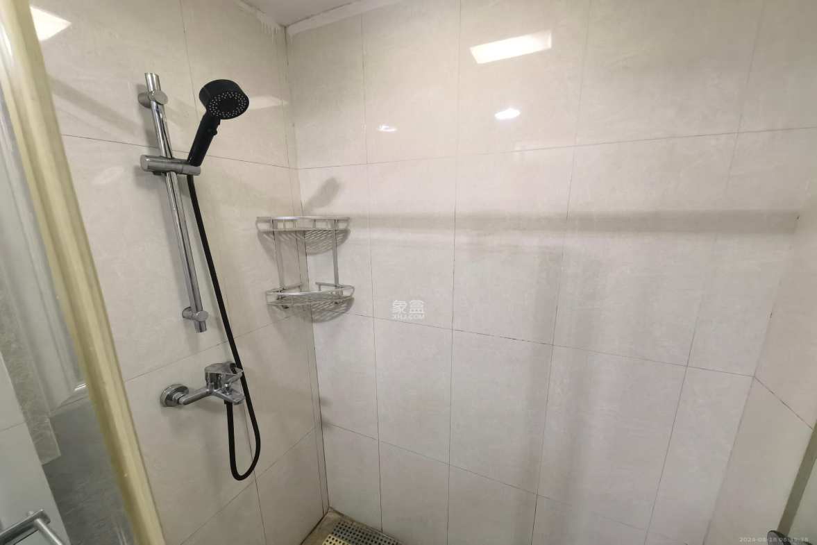 恒大华府  1室1厅1卫   1300.00元/月室内图