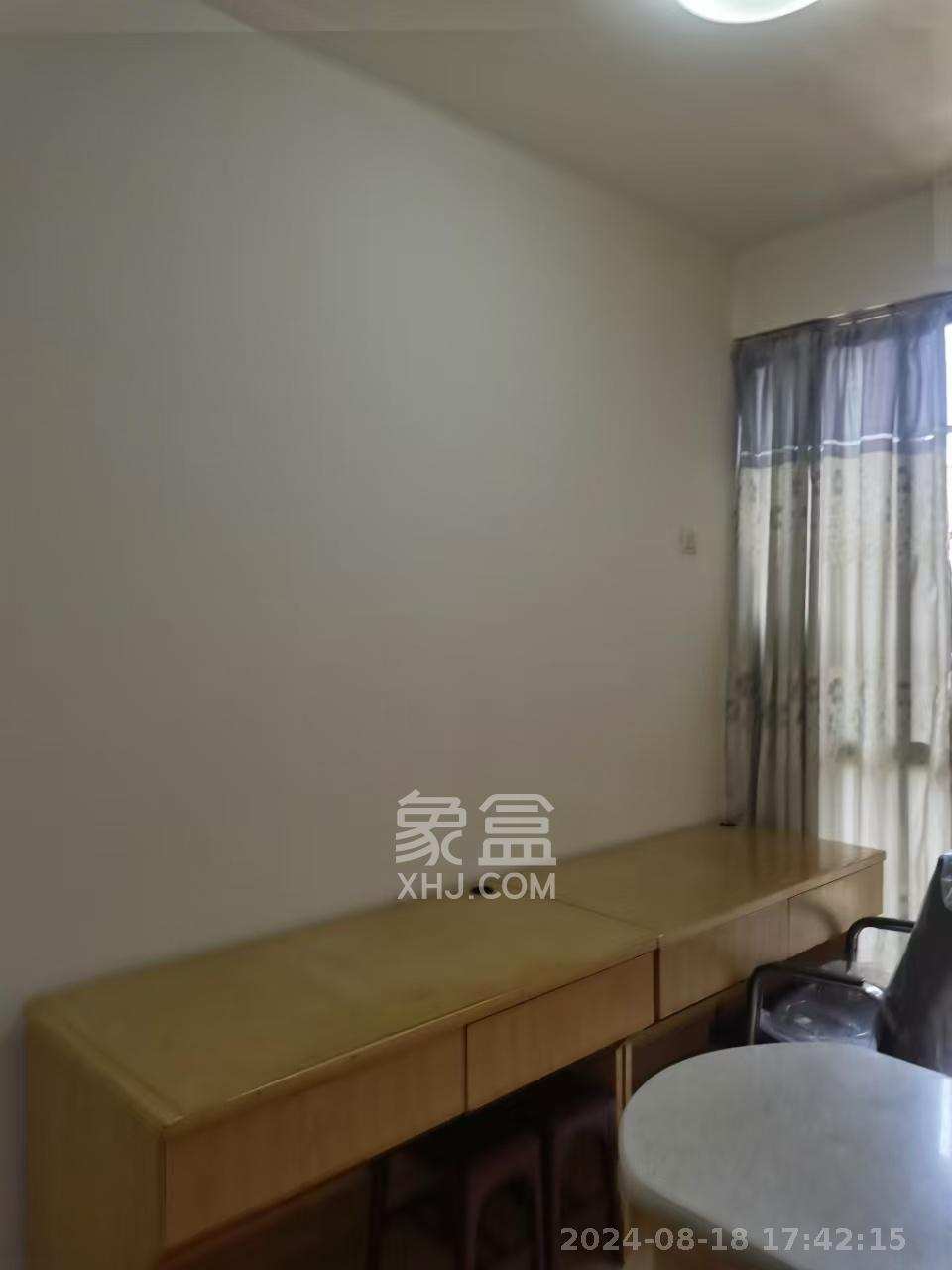 枫华府第  3室2厅1卫   2100.00元/月室内图