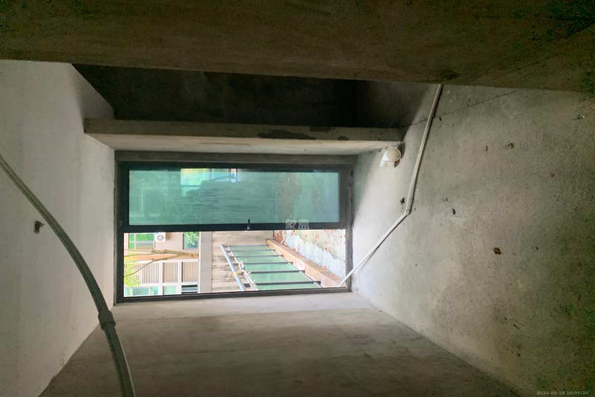 海伦春天  4室2厅2卫    2000.0元/月户型图