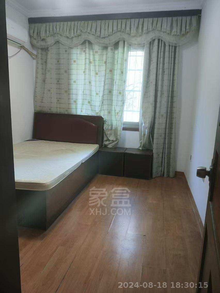 铁路小区  3室2厅1卫   1300.00元/月室内图1