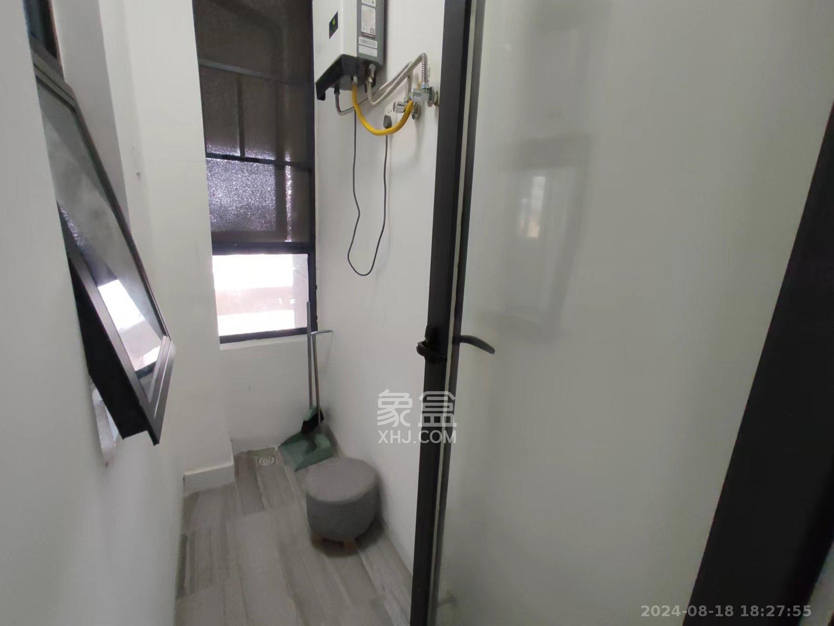 天鸿天府（天鸿中央大院）  1室2厅1卫    2400.0元/月