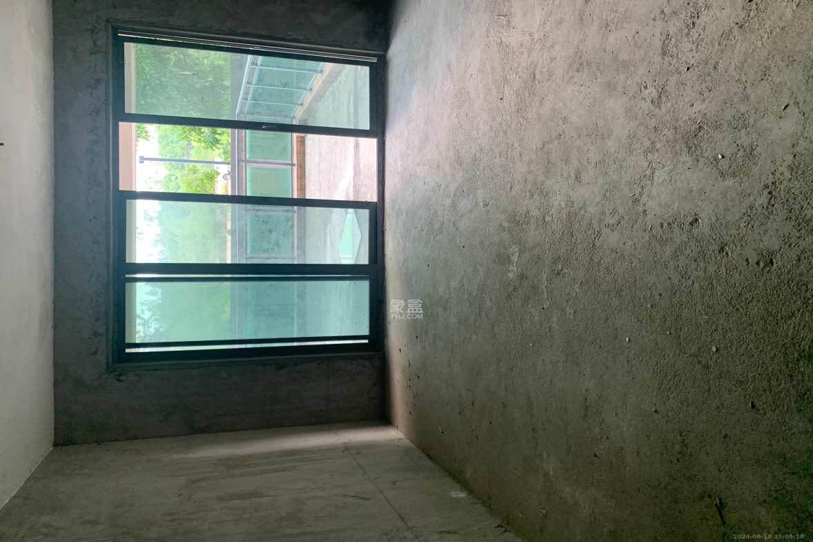 海伦春天  4室2厅2卫    2000.0元/月户型图