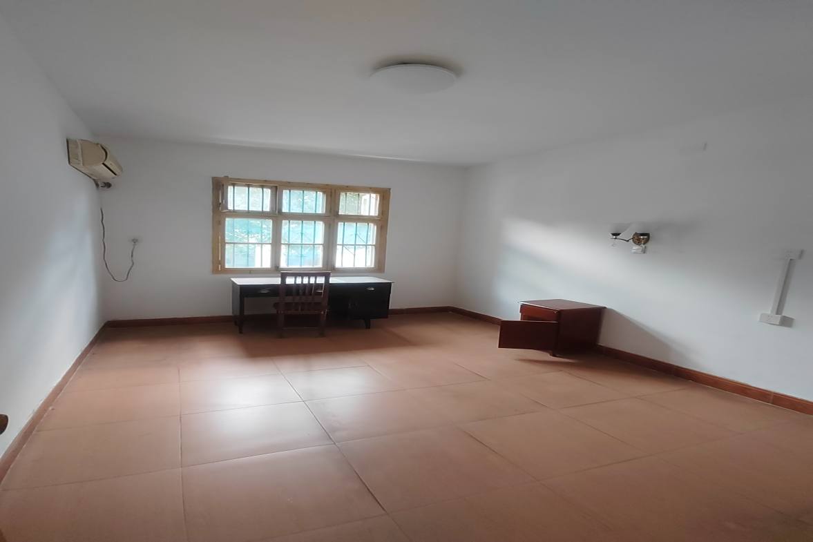 湖南人文科技学院成慧小区  3室2厅1卫    1200.0元/月室内图