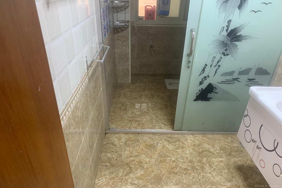 北辰三角洲E6区  3室2厅1卫   2900.00元/月室内图