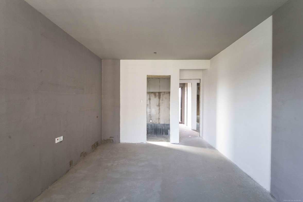 润和星河玥  4室2厅2卫    2000.0元/月室内图