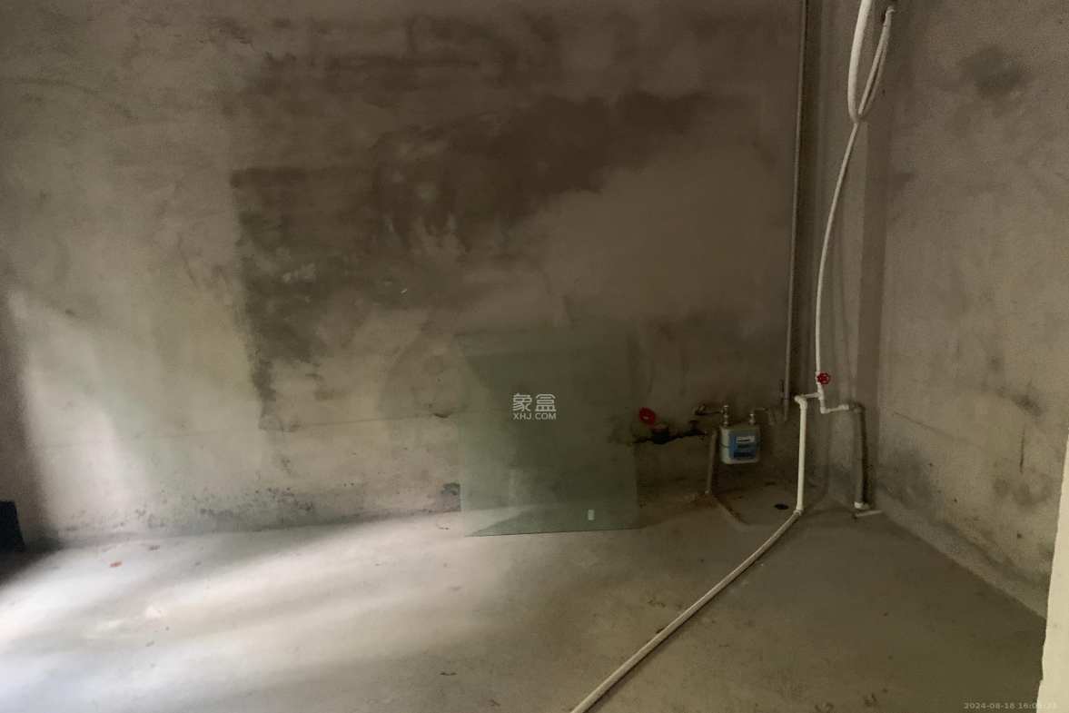 海伦春天  4室2厅2卫    2000.0元/月户型图