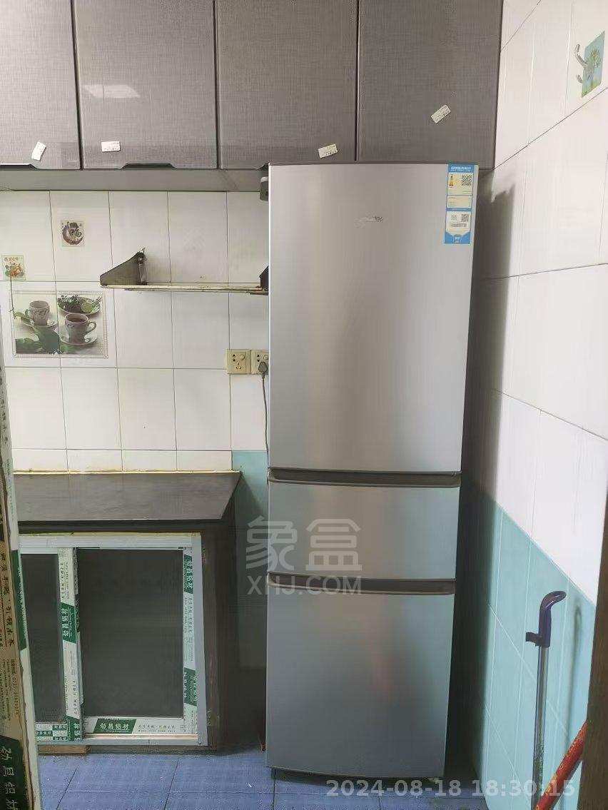 铁路小区  3室2厅1卫   1300.00元/月室内图