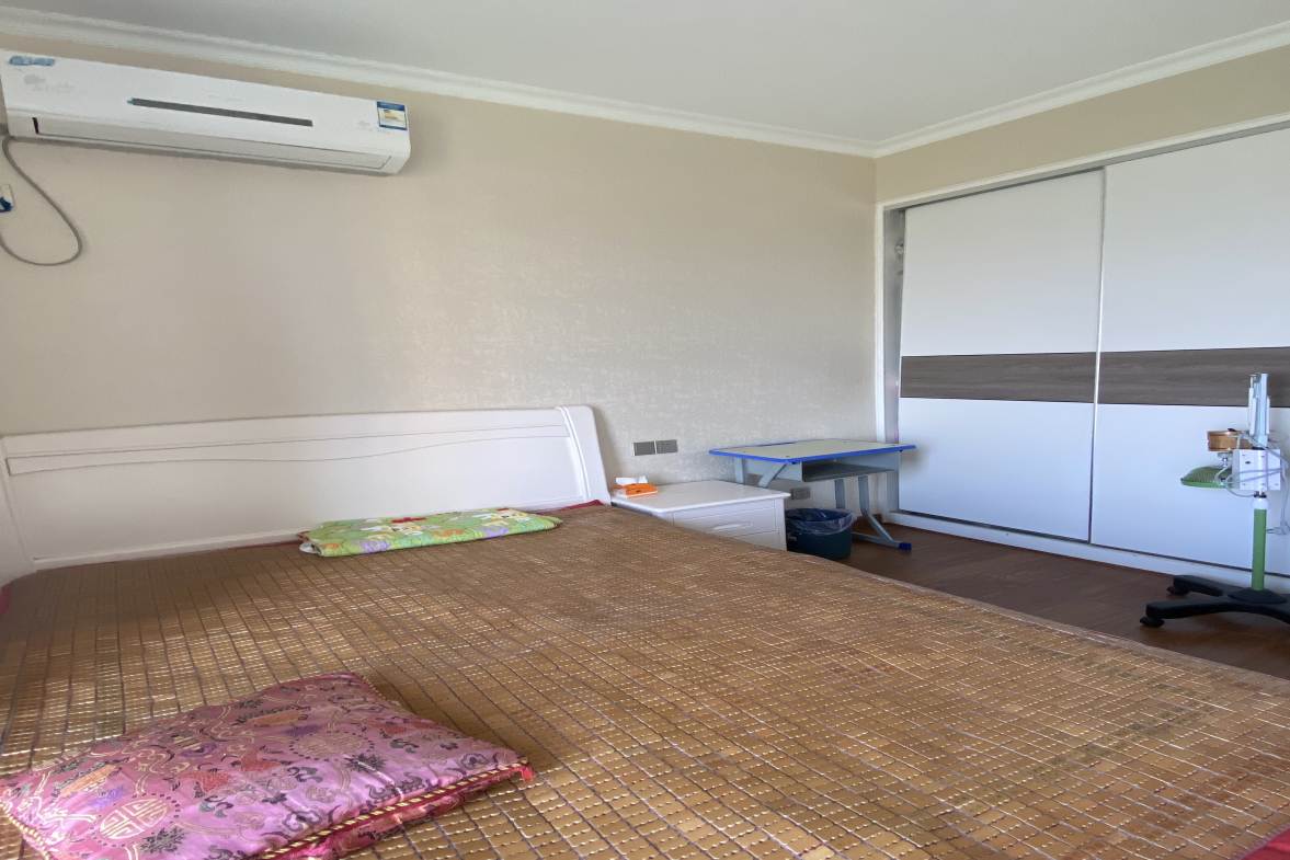 五洲锦城  4室2厅2卫    132.8万卧室