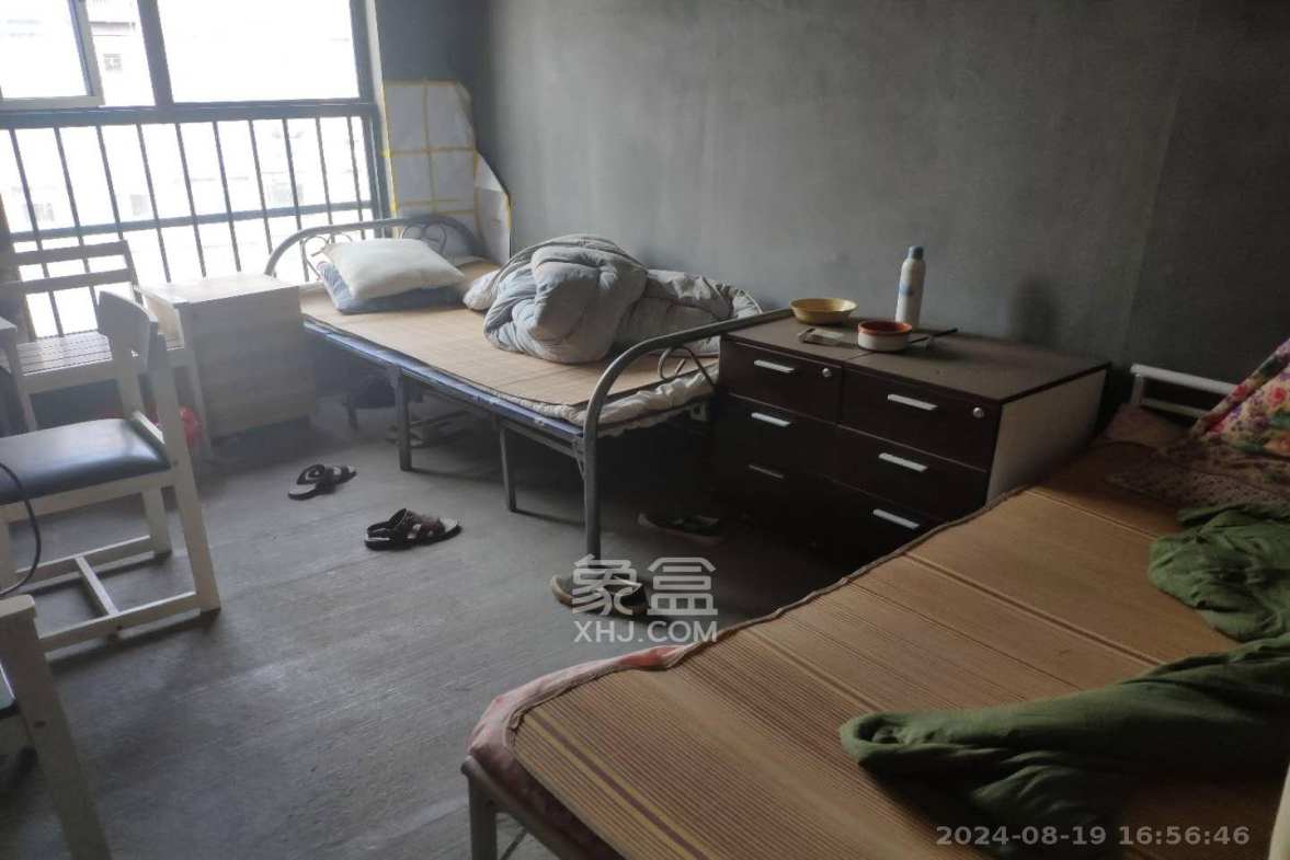 万科魅力之城  4室2厅2卫   1600.00元/月室内图