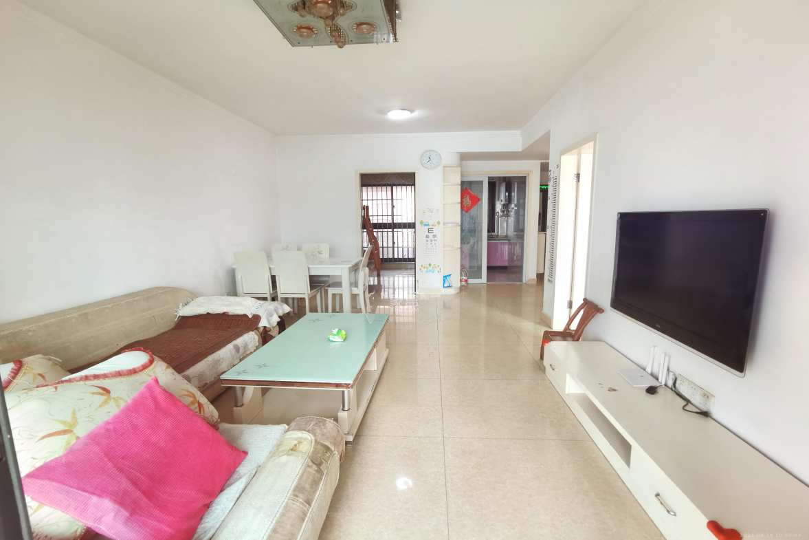 三一街区  3室2厅1卫    1600.0元/月 三一街区  3室2厅1卫    1600.0元/月室内图