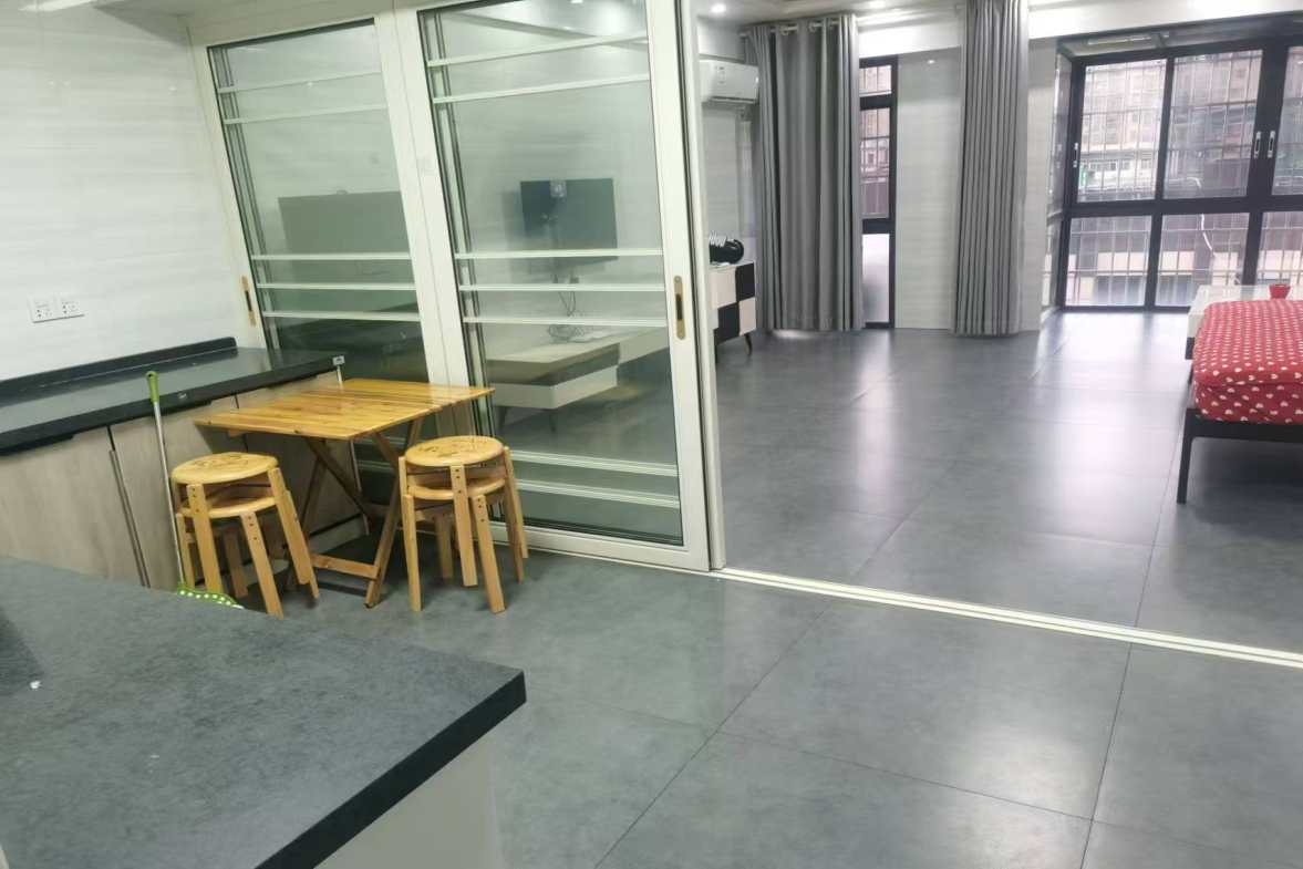 桃花缘  1室1厅1卫   1400.00元/月室内图