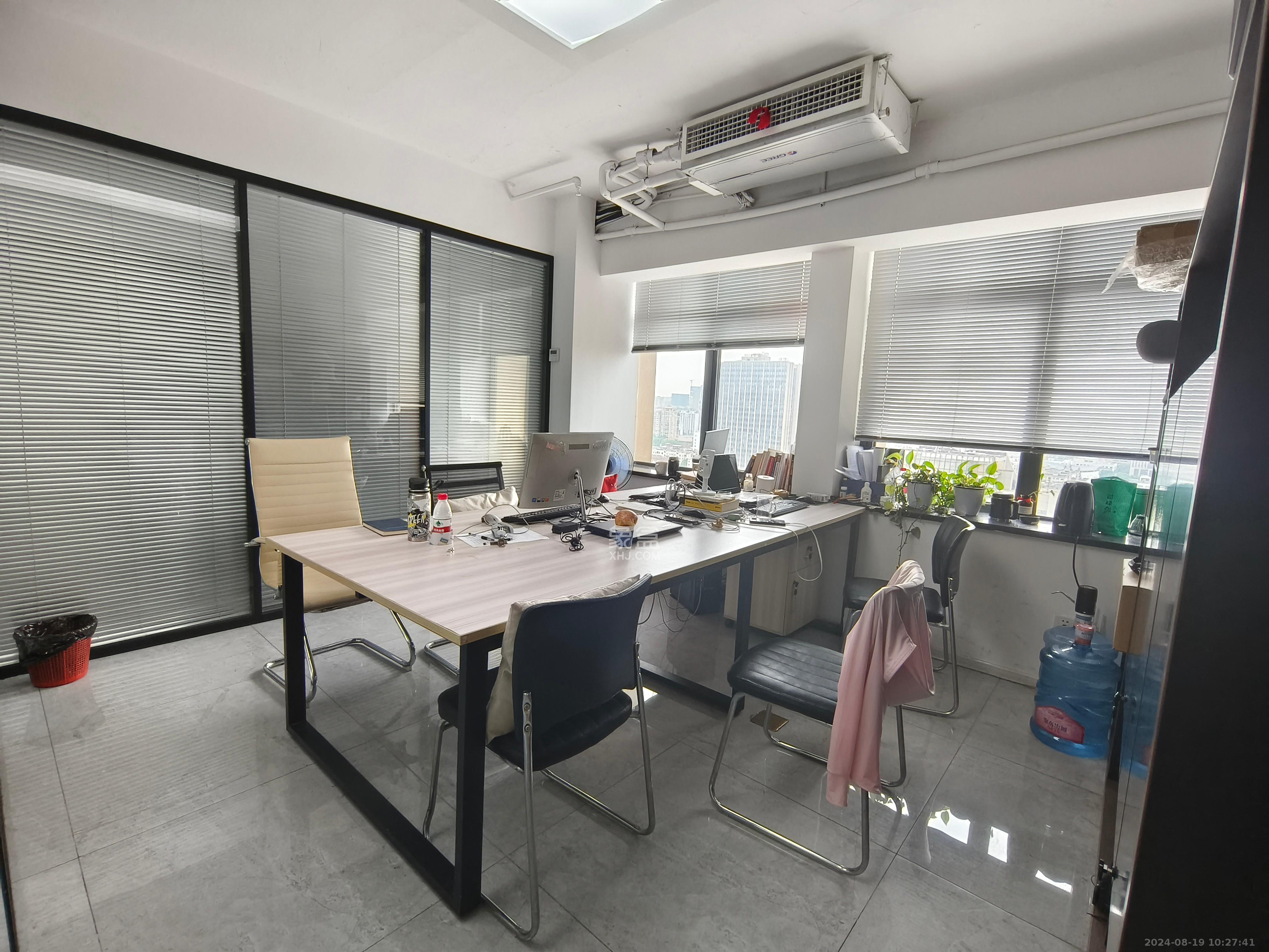 华泰尚都（律政服务大楼）   329.0㎡      18000.0元/月