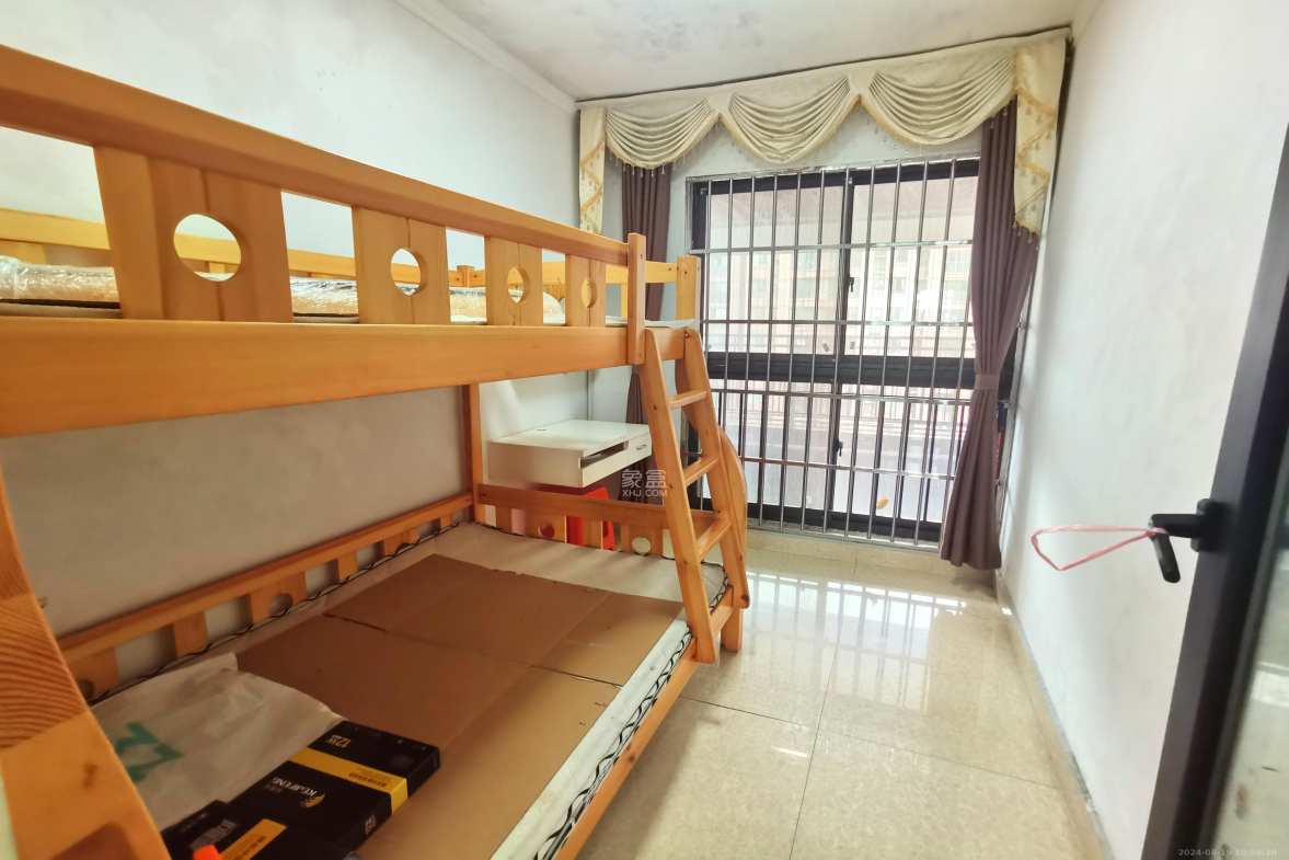 三一街区  3室2厅1卫    1600.0元/月 三一街区  3室2厅1卫    1600.0元/月室内图