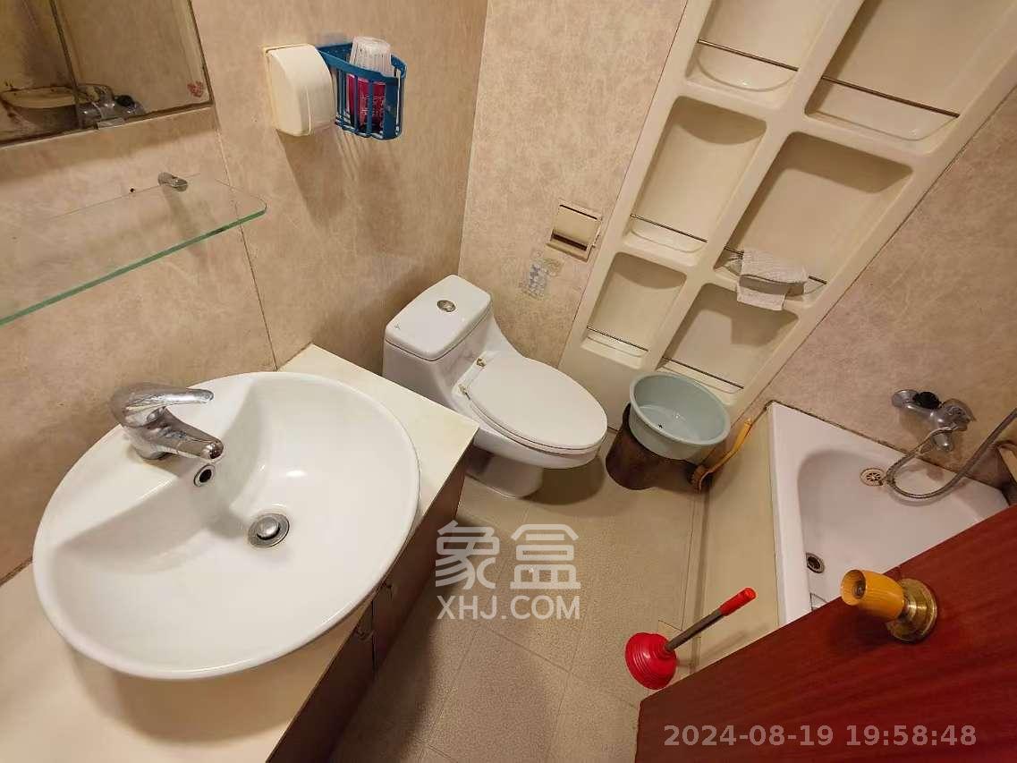 盛世美居荷园  2室2厅2卫   3200.00元/月