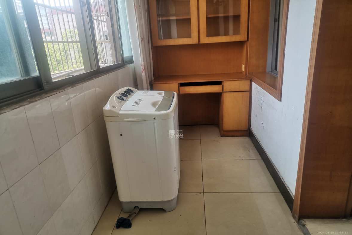 三湘小区  2室1厅1卫    1500.0元/月室内图