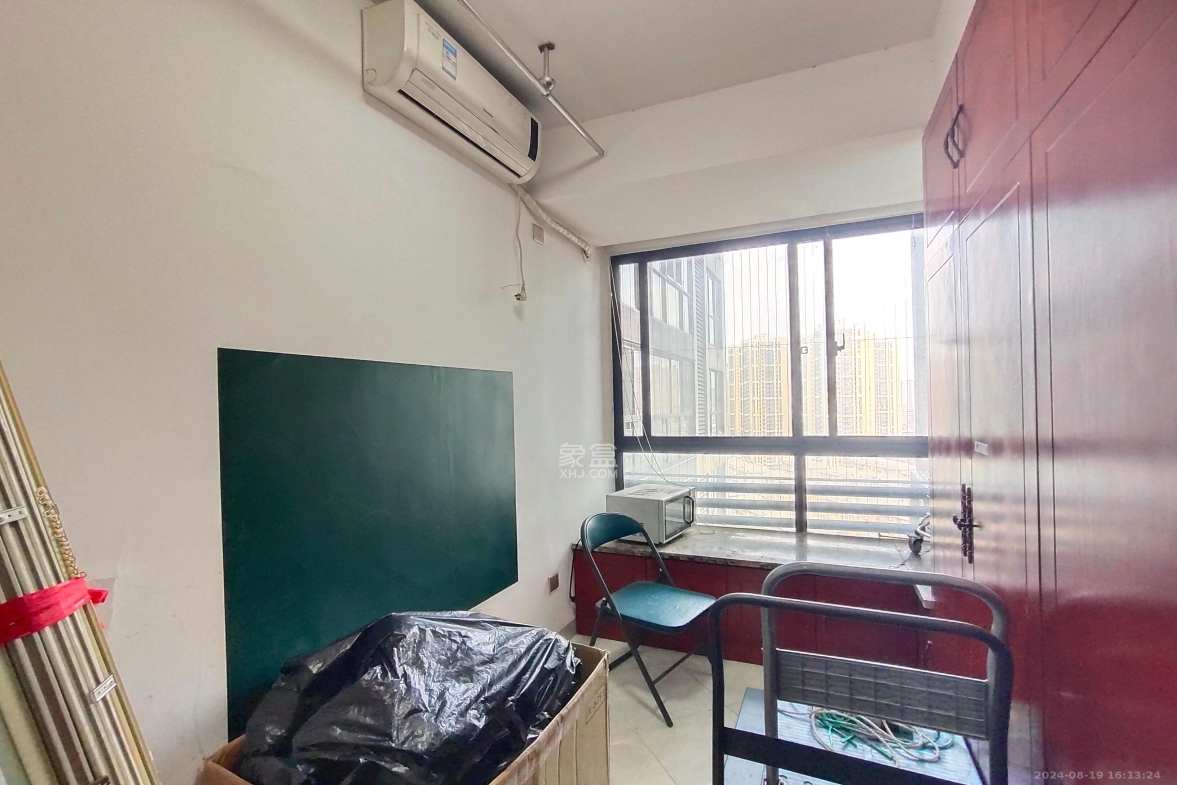 融科东南海  4室2厅2卫   3600.00元/月室内图