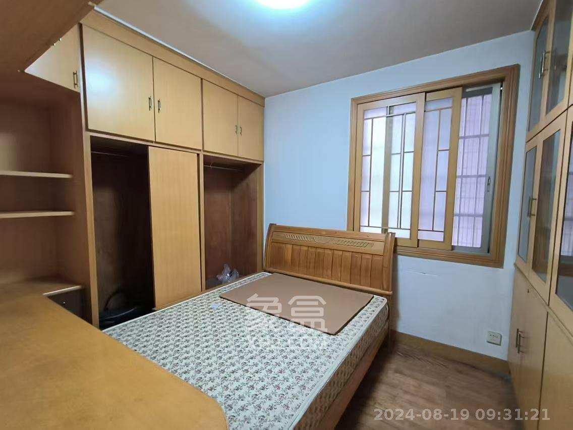 城市花园  3室2厅2卫   2700.00元/月室内图