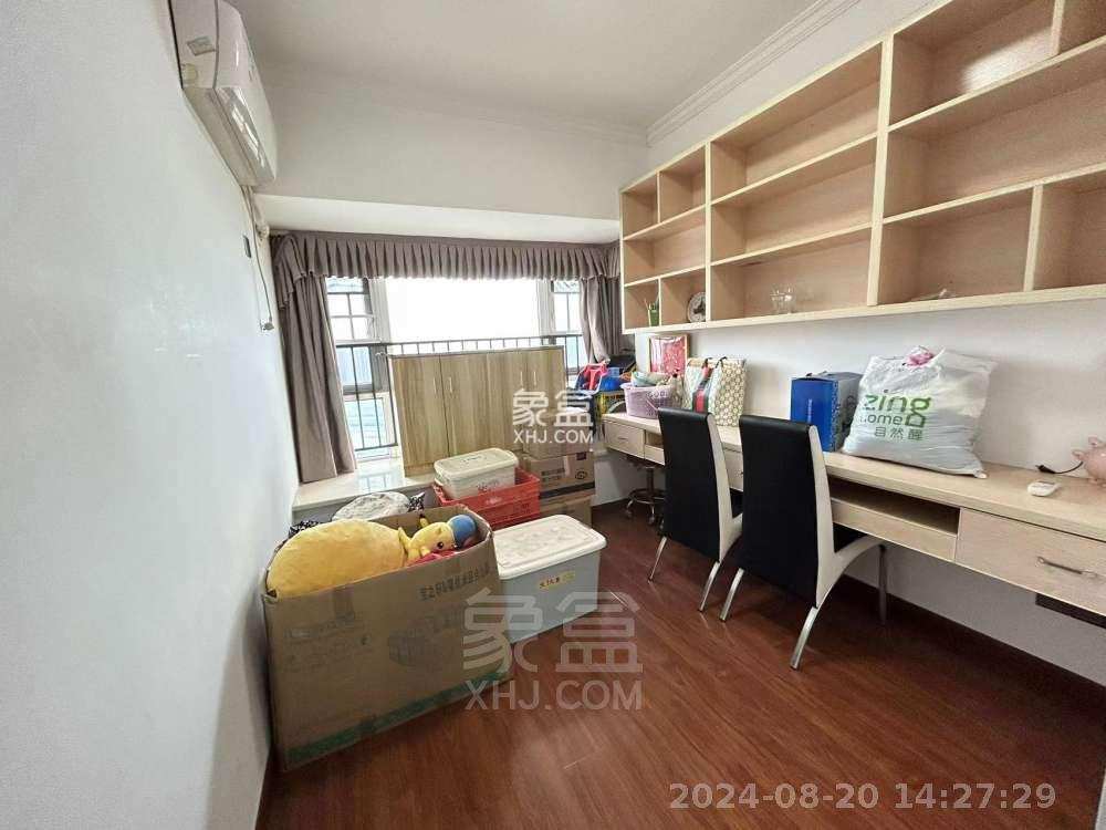 美的城三期  4室2厅2卫   2000.00元/月室内图