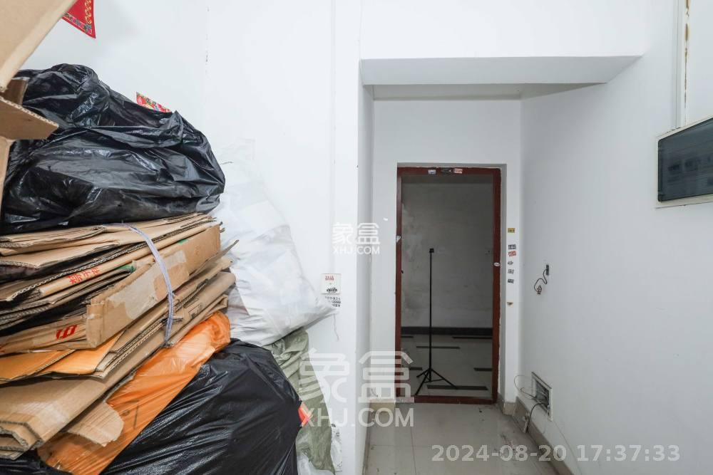 保利麓谷林语C区  5室0厅4卫   2800.00元/月