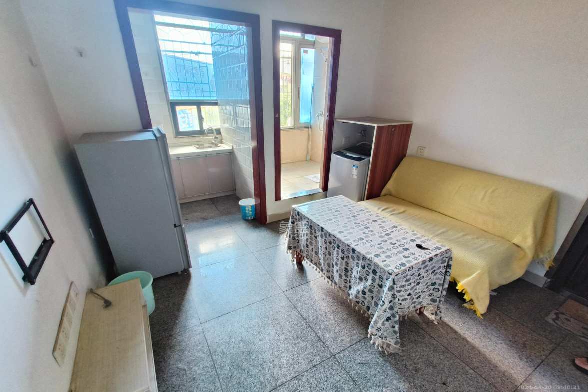 涧塘小区 1室1厅1卫 1200.0元/月 涧塘小区 1室1厅1卫 1200.0元/月室内图