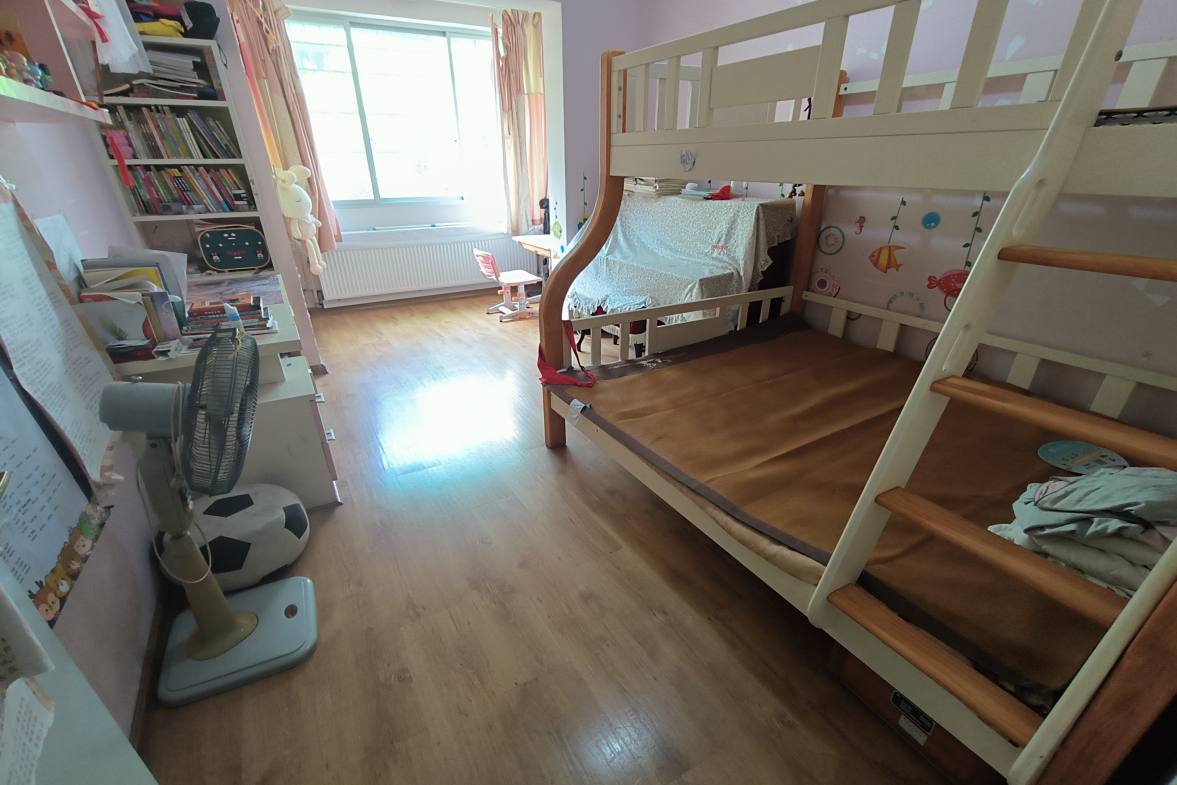 南华苑  4室2厅2卫   55.00万室内图