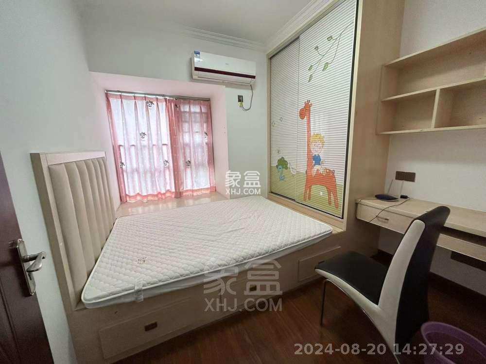 美的城三期  4室2厅2卫   2000.00元/月室内图