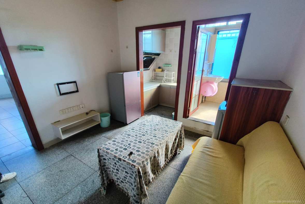 涧塘小区 1室1厅1卫 1200.0元/月 涧塘小区 1室1厅1卫 1200.0元/月室内图