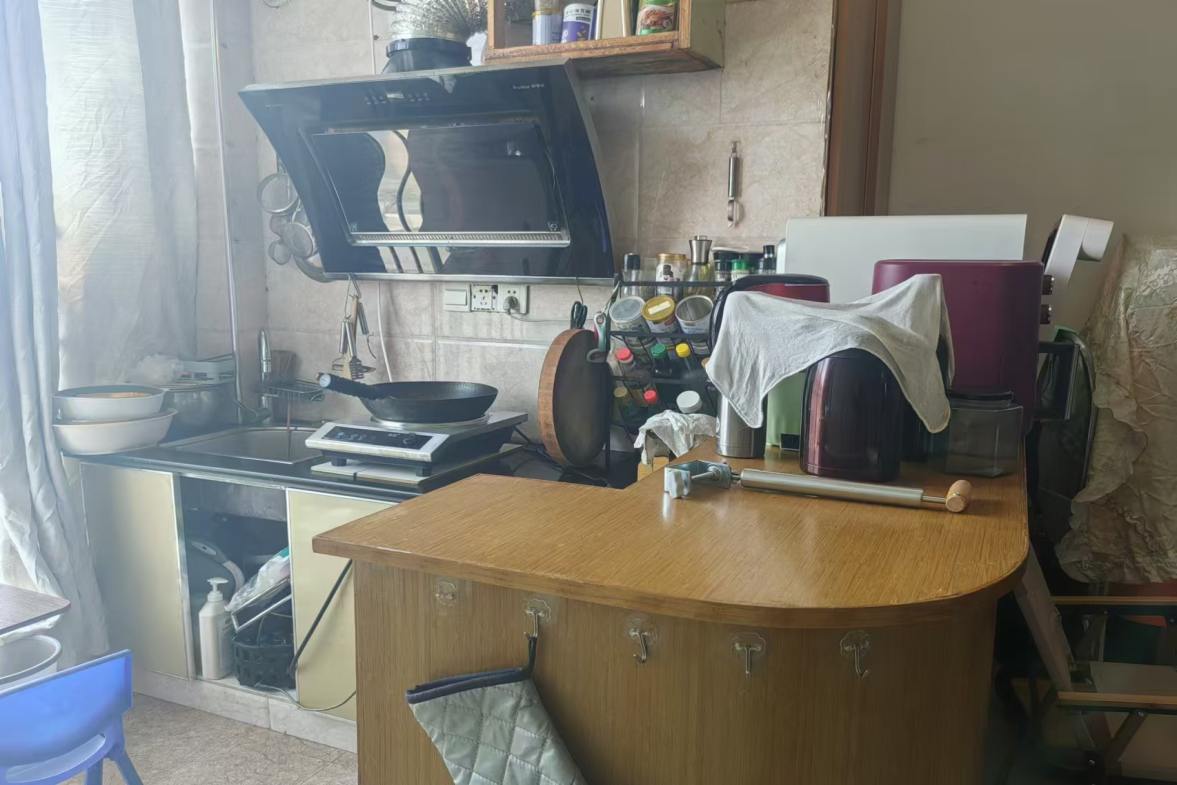 大汉精品城  1室1厅1卫    800.0元/月室内图1