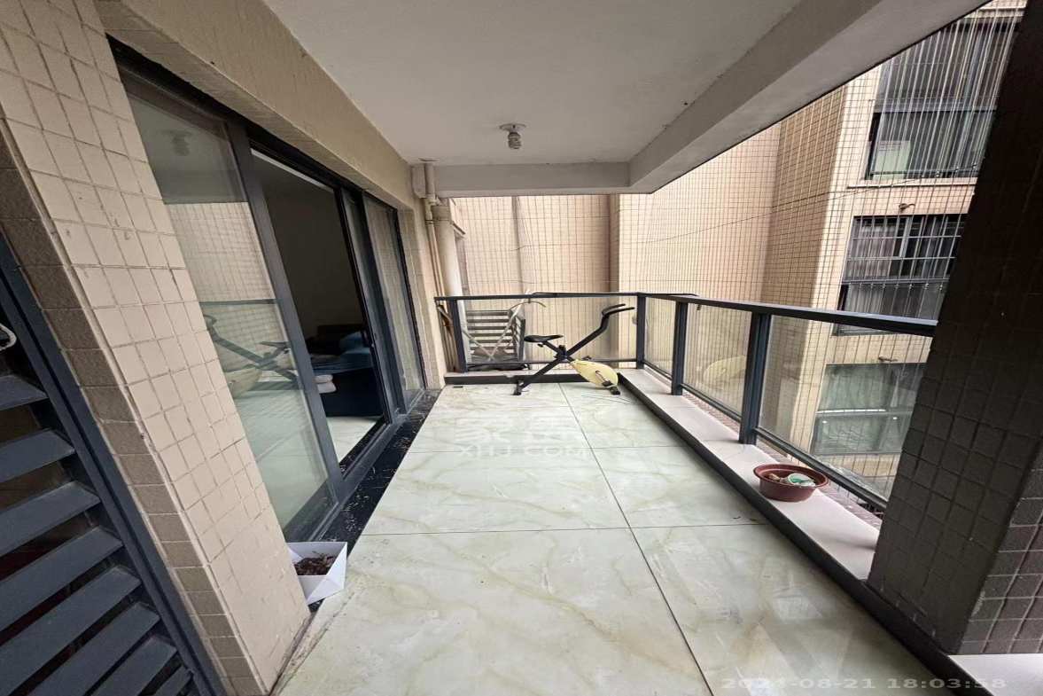 蓝山郡  3室2厅1卫   2000.00元/月室内图