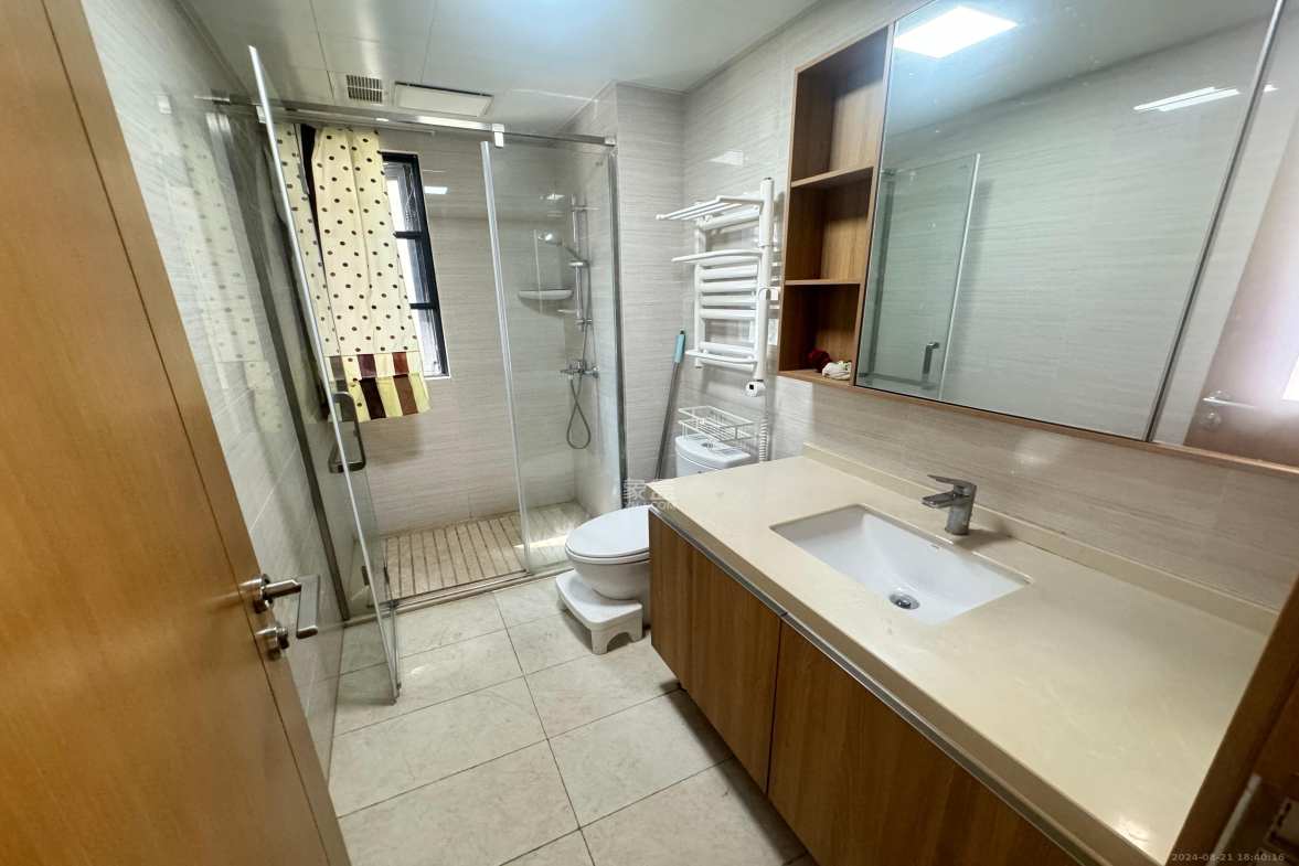 深业鹭栖府  3室2厅2卫    3100.0元/月 深业鹭栖府  3室2厅2卫    3100.0元/月室内图