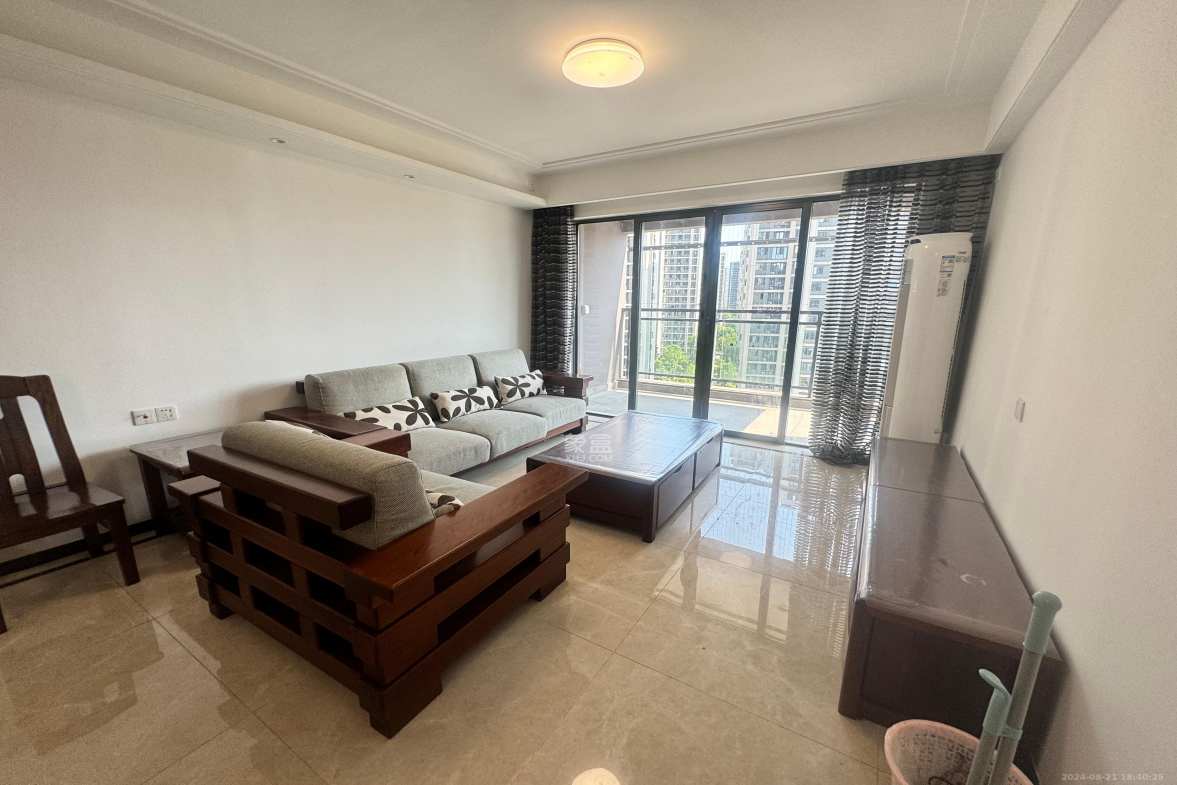 深业鹭栖府  3室2厅2卫    3100.0元/月 深业鹭栖府  3室2厅2卫    3100.0元/月室内图