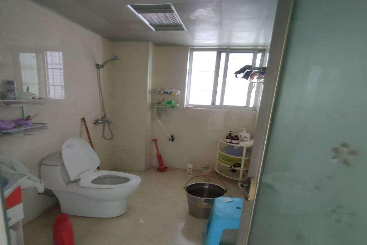 皇城御园 3室2厅2卫 1800.0元/月 皇城御园 3室2厅2卫 1800.0元/月室内图