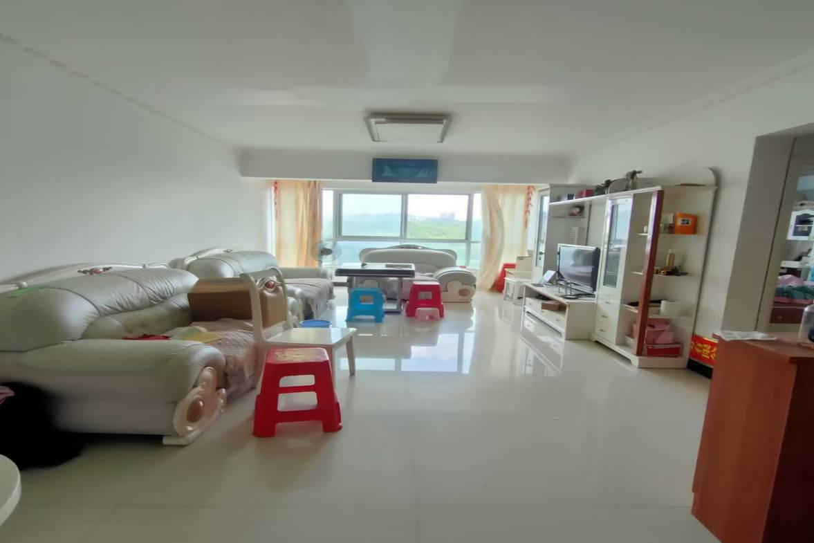 皇城御园 3室2厅2卫 1800.0元/月 皇城御园 3室2厅2卫 1800.0元/月室内图