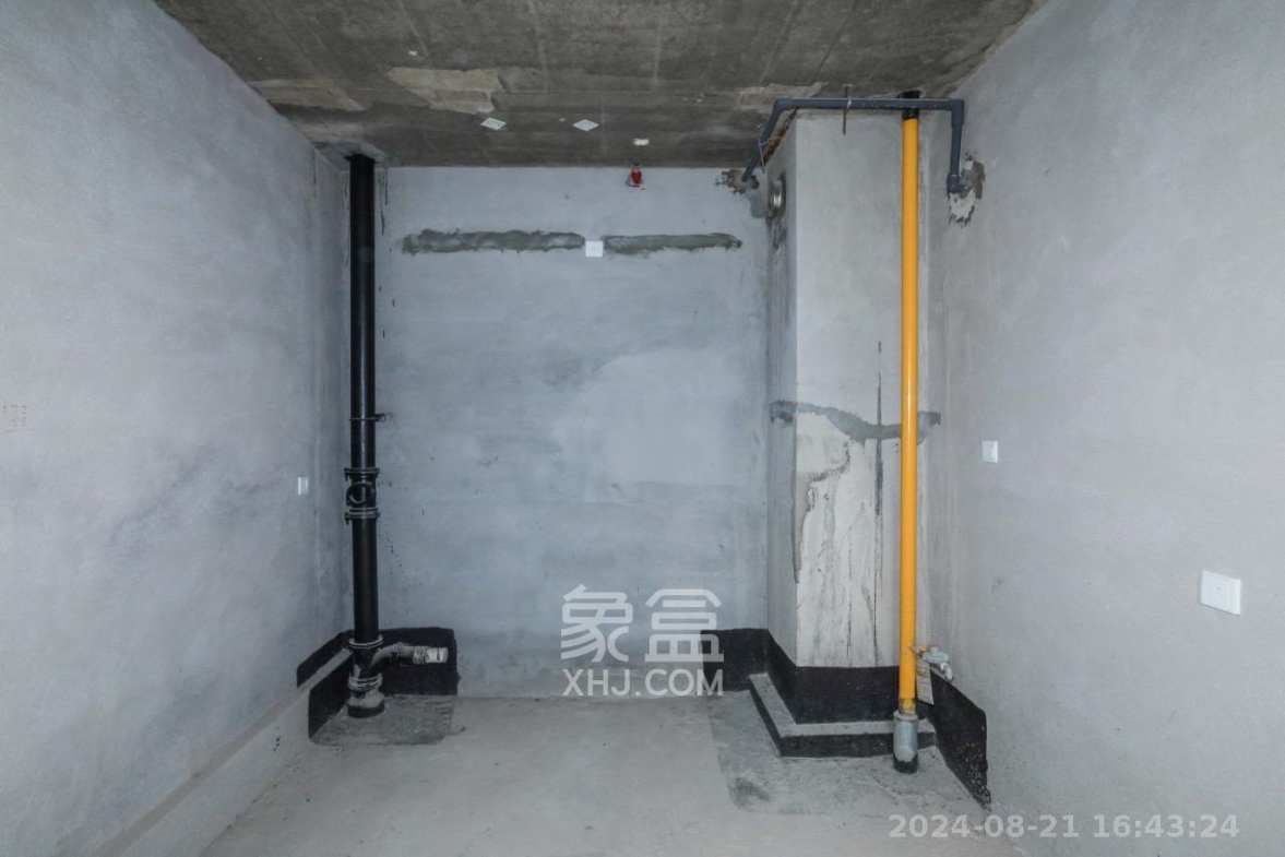 福晟翡翠湾  4室2厅3卫   6500.00元/月室内图1