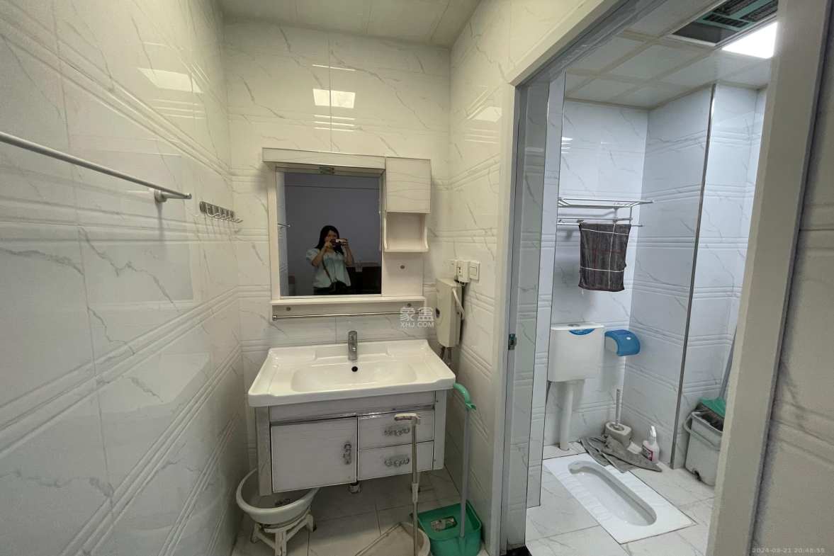 万坤图财富广场  1室1厅1卫   1800.00元/月室内图