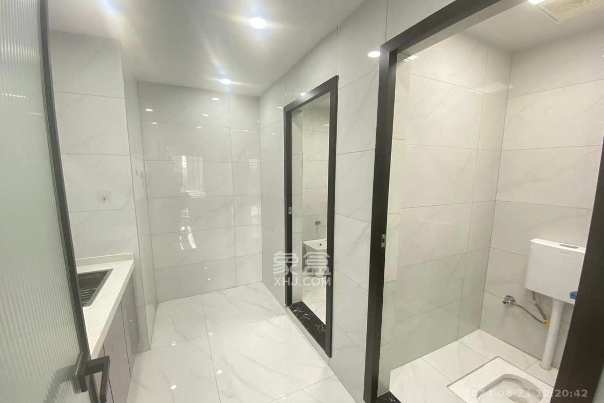 兰亭湾畔 1室0厅0卫 6800.0元/月 兰亭湾畔 1室0厅0卫 6800.0元/月室内图