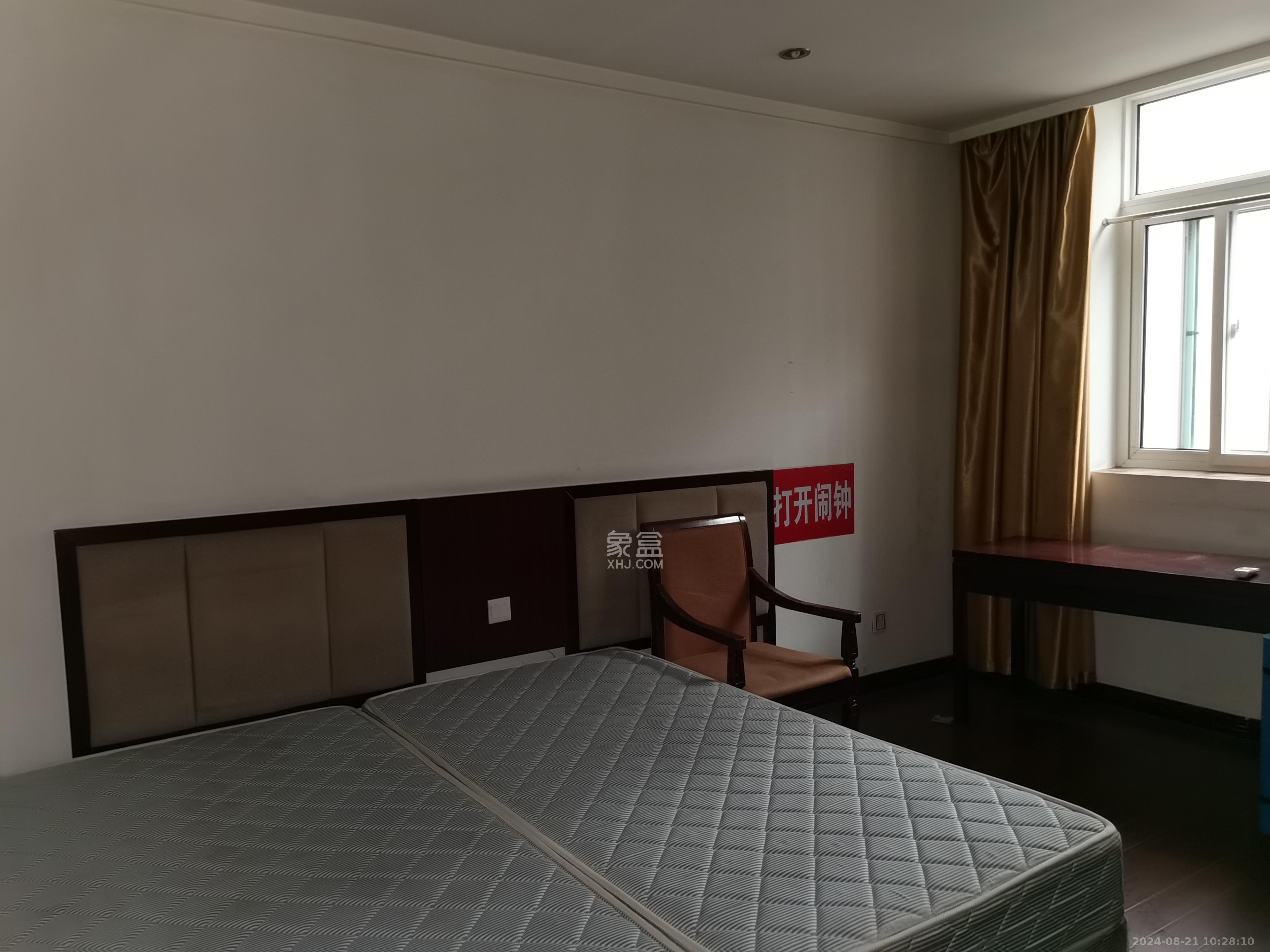 嘉盛华庭（一期、二期、三期）  1室1厅1卫    1500.0元/月