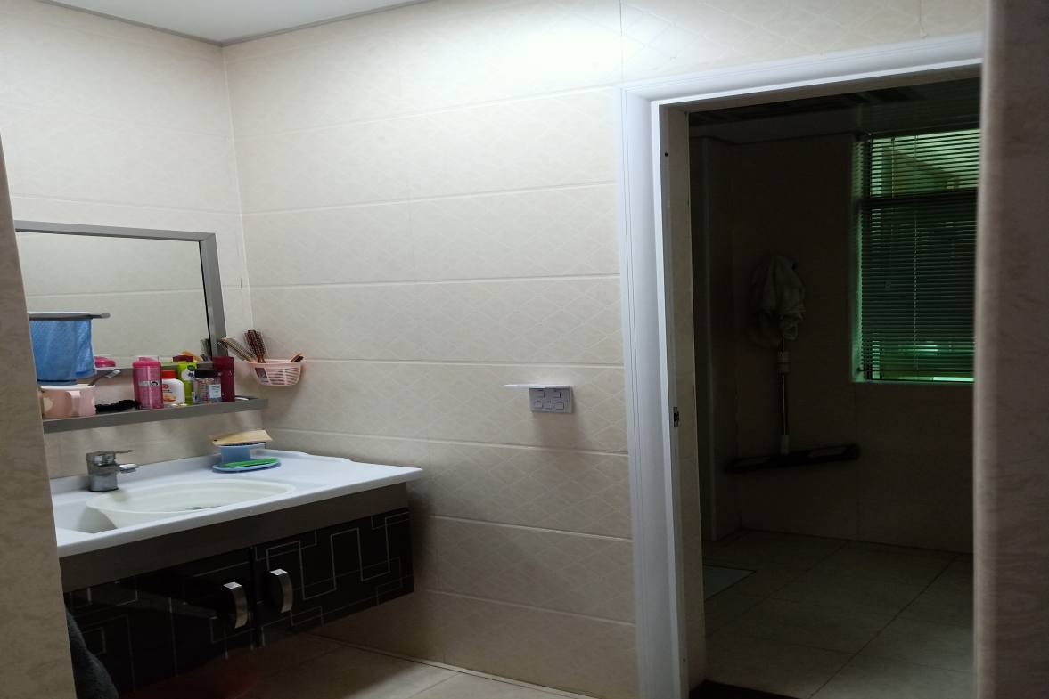 湘水明珠  3室2厅1卫    1800.0元/月室内图