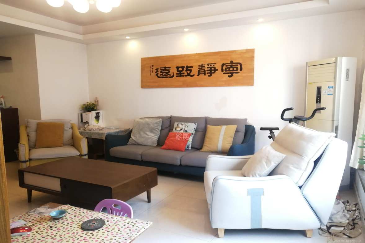 红树湾  3室2厅2卫   2000.00元/月室内图