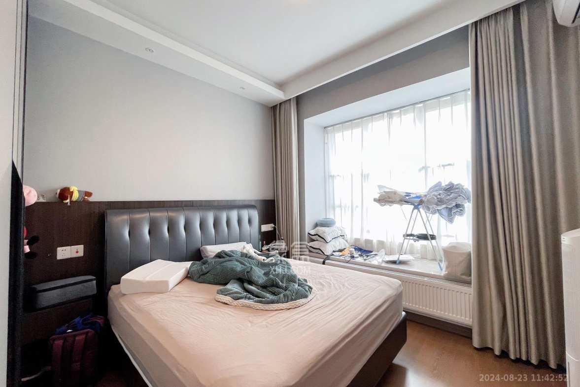 龙湖铂金中心（龙湖春江郦城）  3室2厅2卫    7800.0元/月室内图